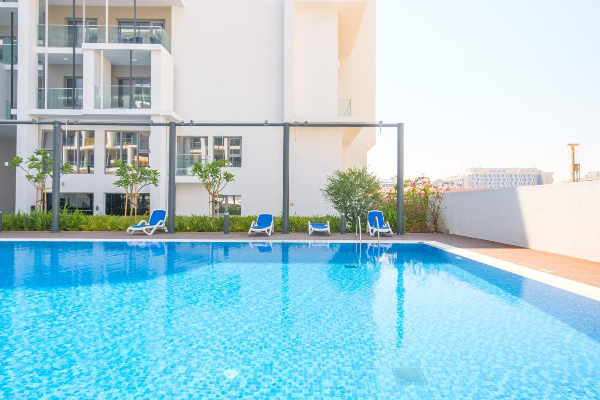 Ferienwohnung Poolside Charm Abu Dhabi Exterior foto
